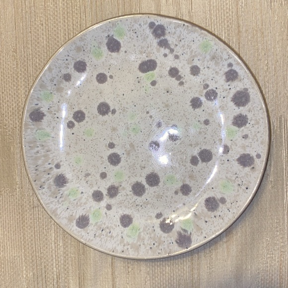 Set of 2 Anthropology Ceramic Plates - Picture 3 of 4